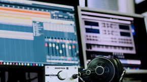 Seslendirme & Montaj kategorisi için resim